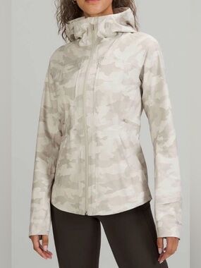 NWOT New Lululemon Break a Trail Jacket Heritage 365 Camo White Opal Multi